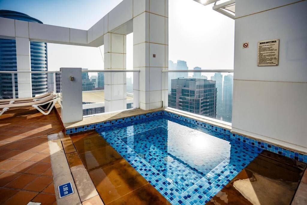 2 Bed In La Riviera Tower, Marina Near Metro And Mall, 12-min Walk To Jbr Beach! अपार्टमेंट *